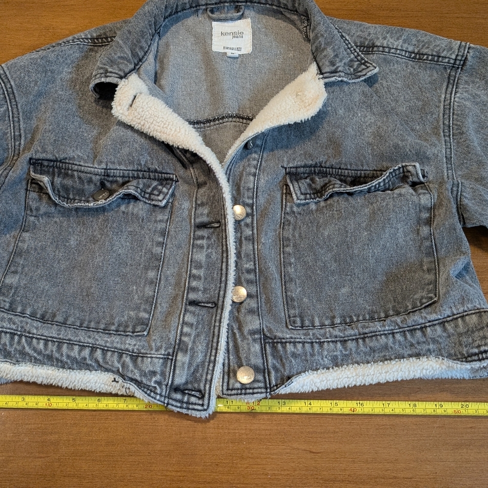 Kensie Washed Gray Cropped Sherpa-Trim Denim Jacket - Picture 3 of 6